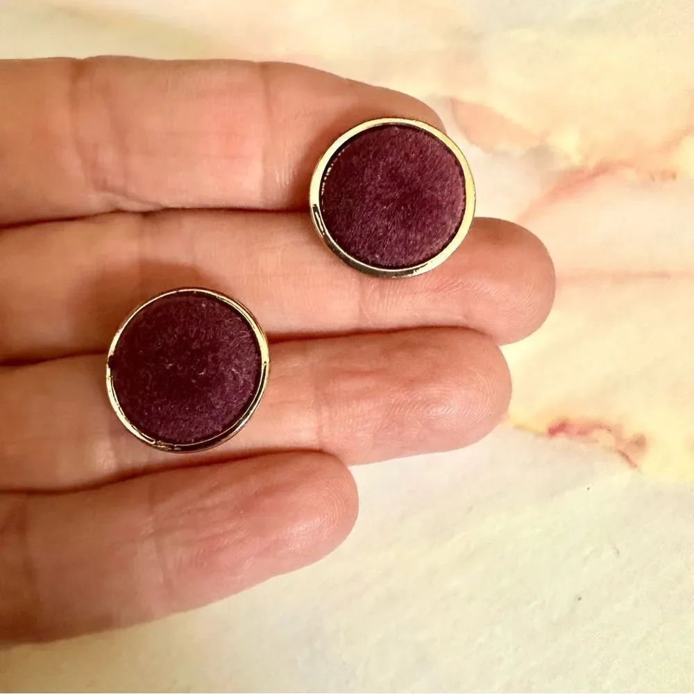 Avon purple velvet stud earrings